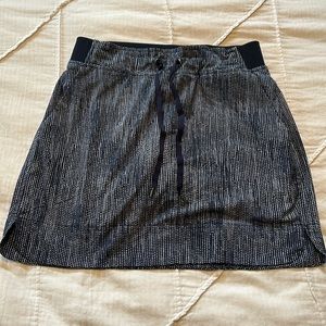 Athleta athletic Skirt Navy Blue White Golf Tennis Workout size 6 pockets skort